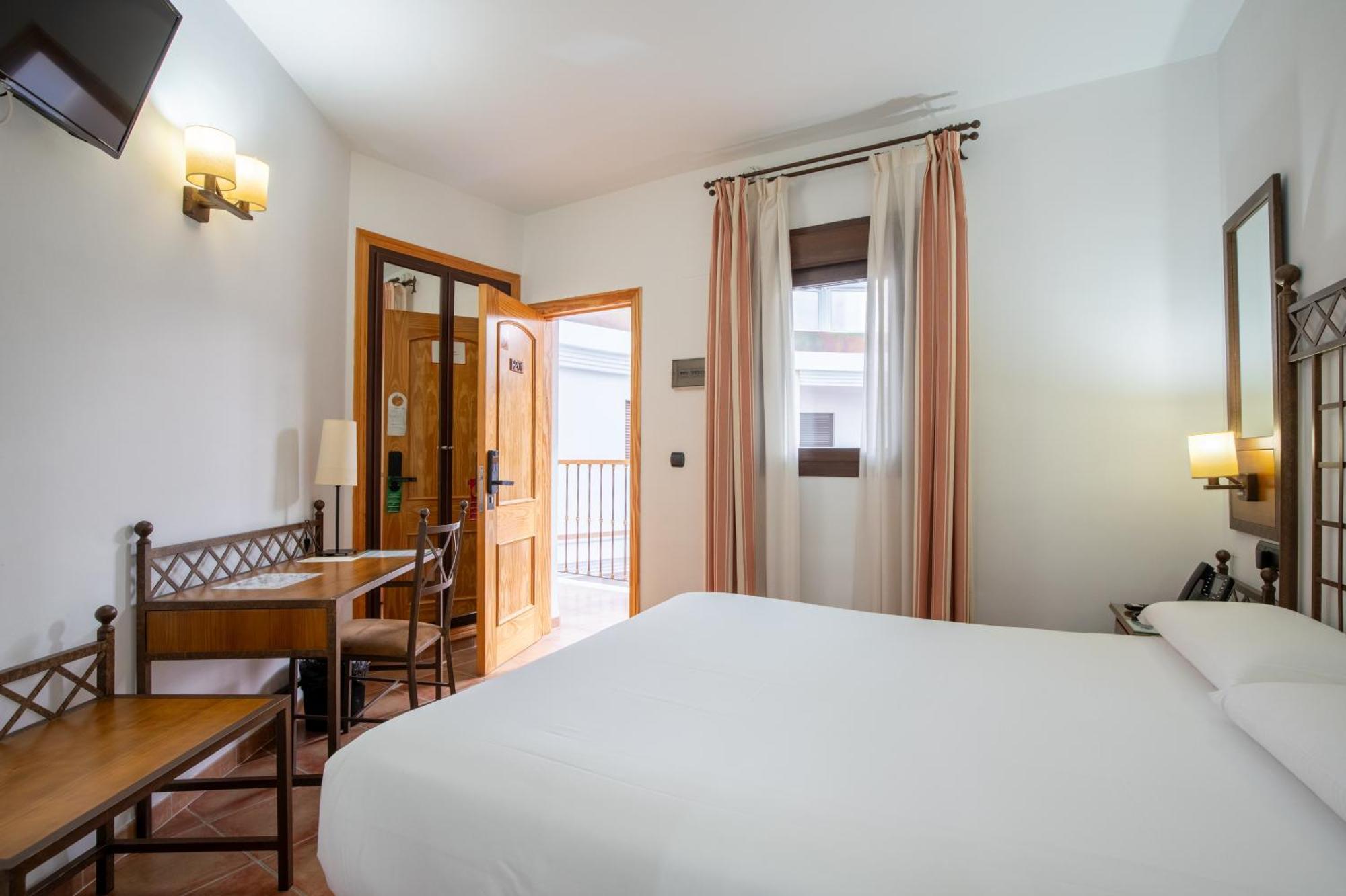 Hacienda Santa Barbara Hotel 2*