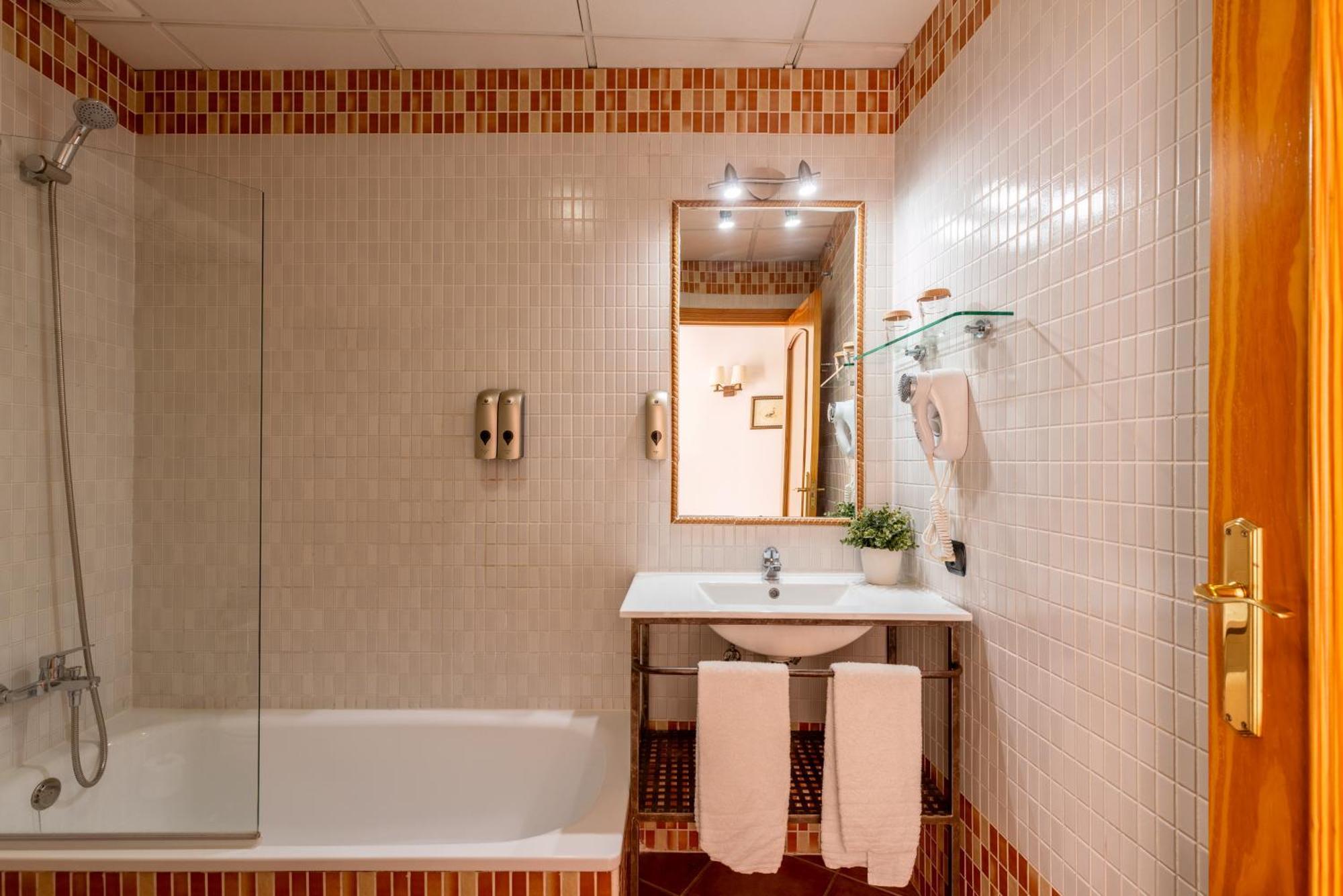 Hotel Hacienda Santa Barbara